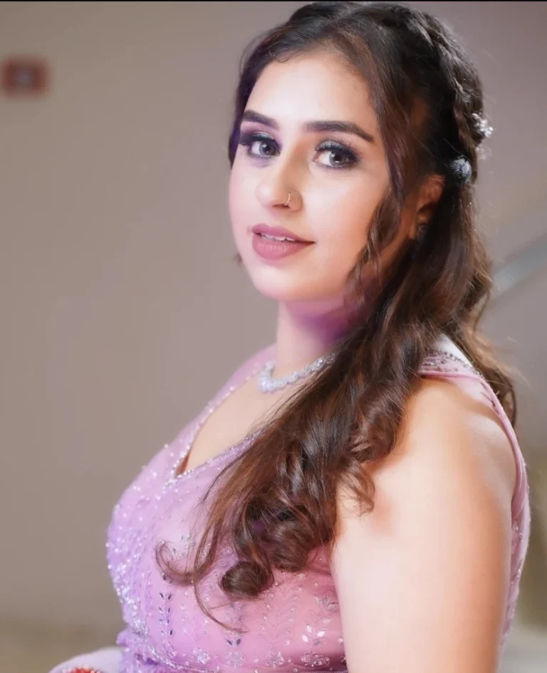 Vicky Varun Acedmy and Studio of Makeup Sirsa makeup 768x945