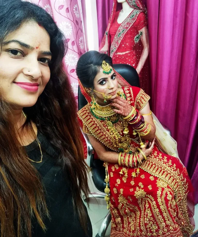 Aashna Makeovers Salon yamunanagar makeupp 768x919