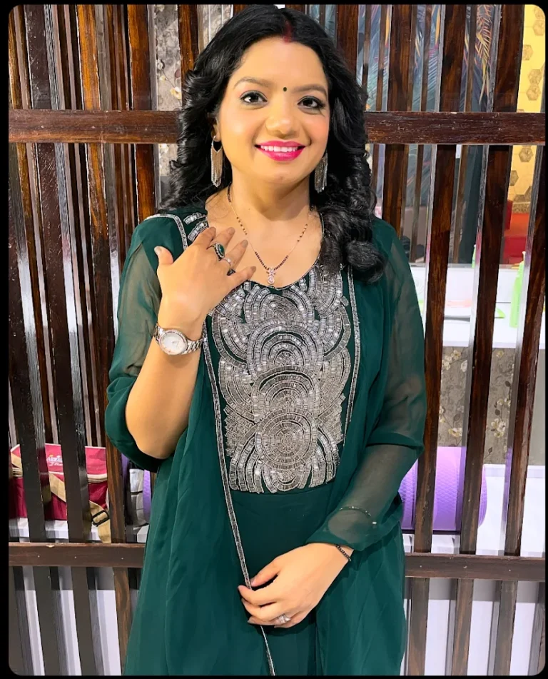 Arivya Makeovers Unisex Salon Faridabad make up 768x951
