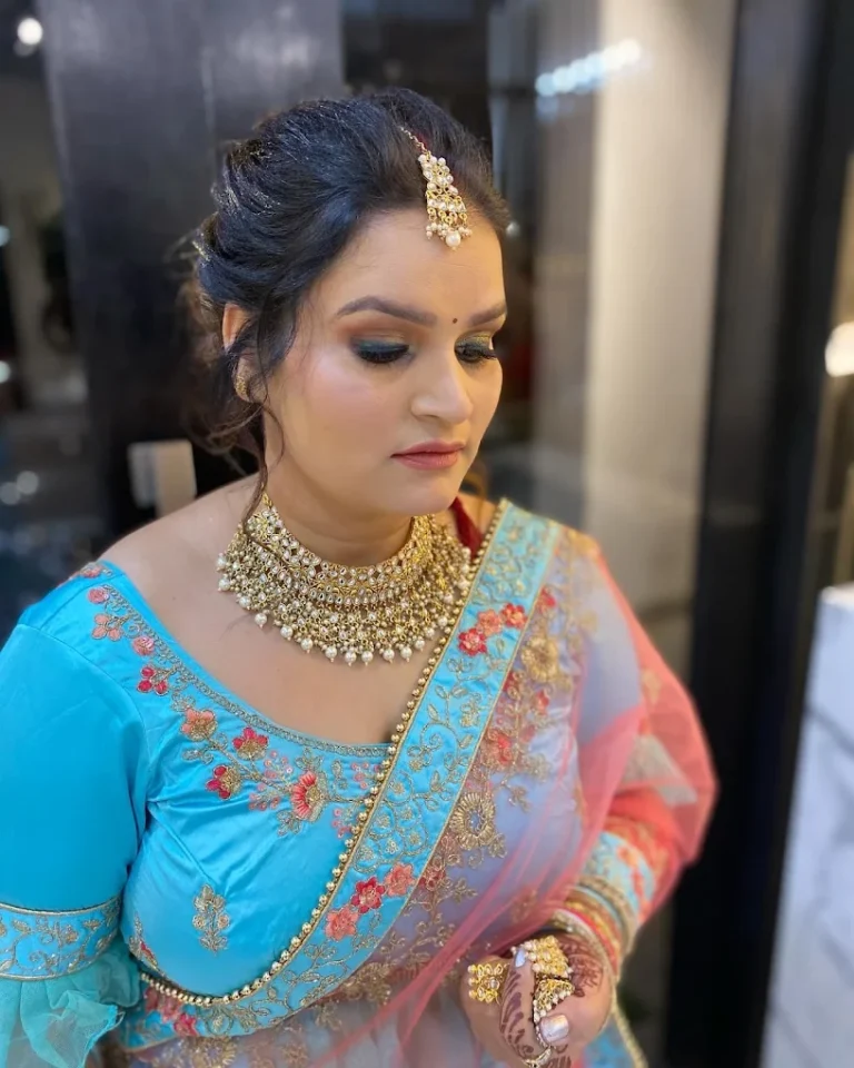 Arivya Makeovers Unisex Salon Faridabad makeup 768x960