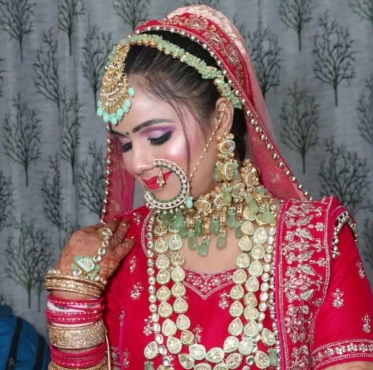 Aroma Makeovers Beauty salon Faridabad bridal 768x761