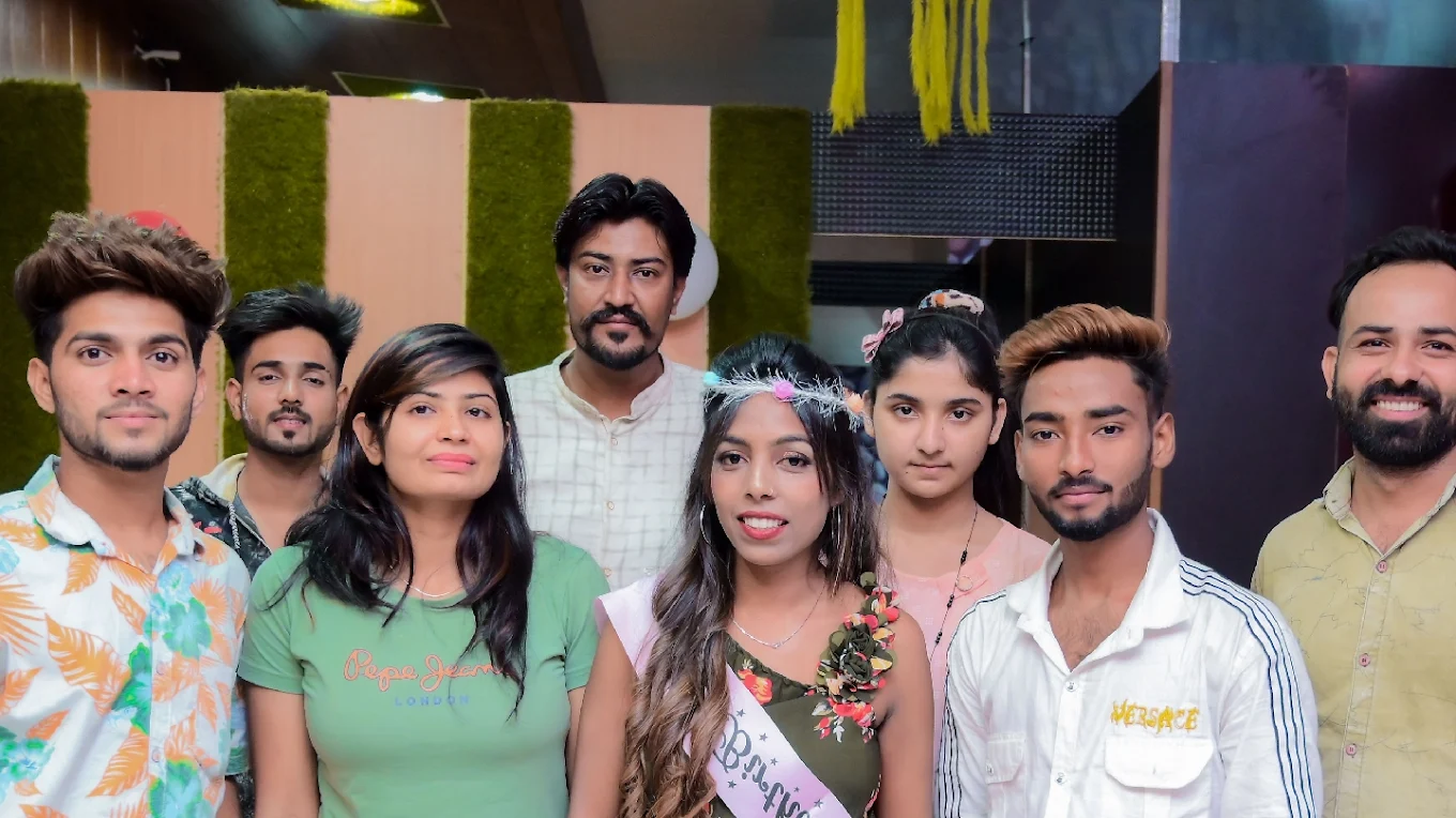 Beauty Zone Unisex Salon Yamunanagar makeup