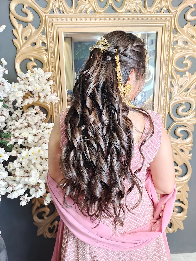Brushed by wadhwas Salon faridabad hairdo