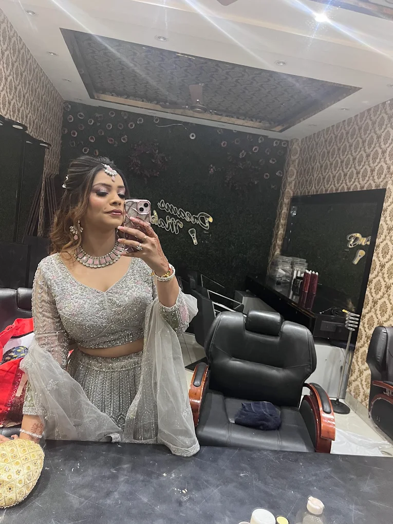 Dream Makeovers faridabad makeup