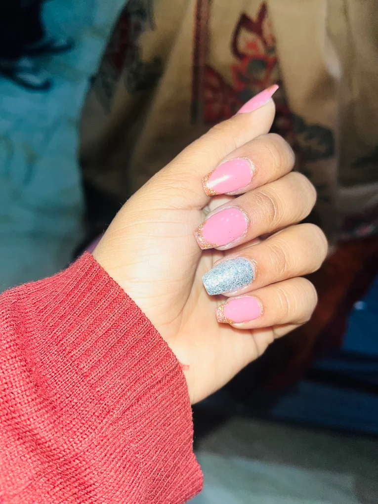 Dream Makeovers faridabad nails