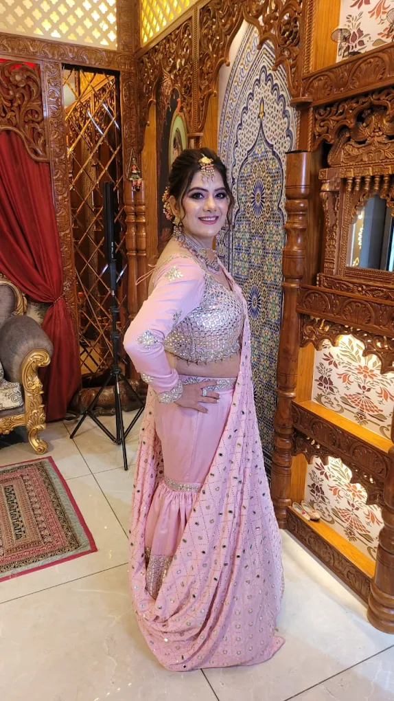 Dream Makeovers faridabad party makeup
