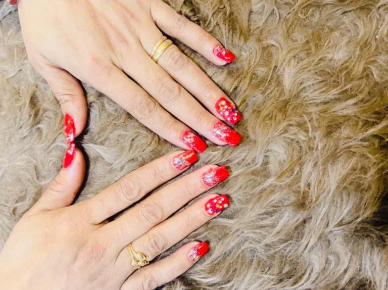 Kaera Family Salon Faridabad nails 768x574