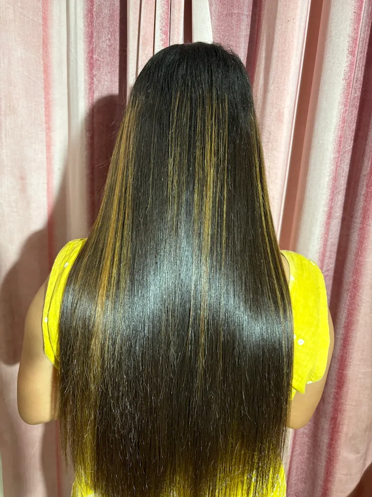 Khusbu Parlour Safidon hair