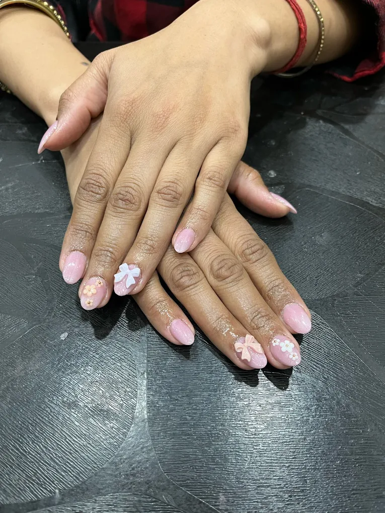Khusbu Parlour Safidon nail