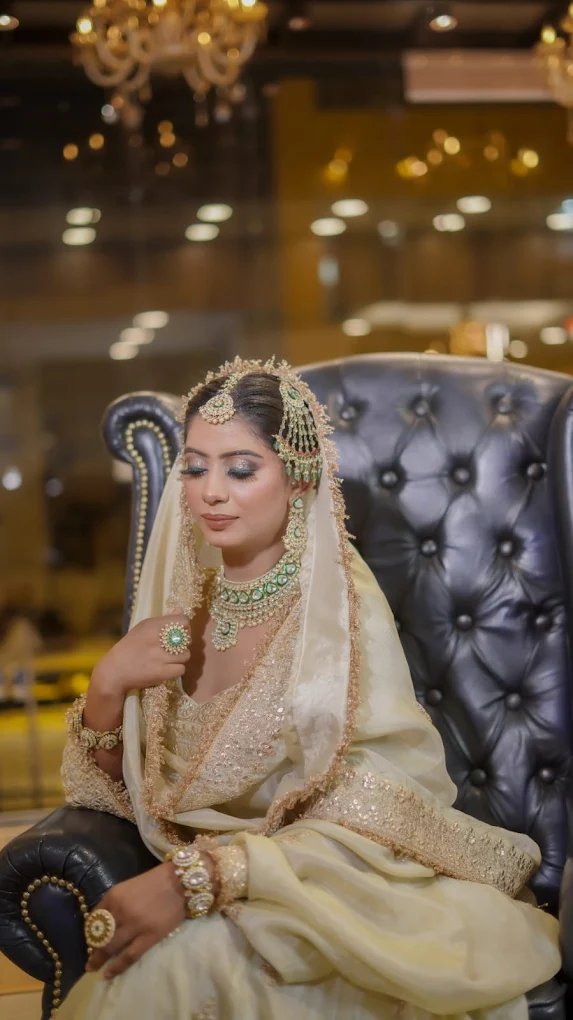Knuckout Luxury Salon Yamunanagar makeup