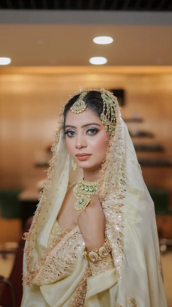 Knuckout Luxury Salon Yamunanagar makeupp