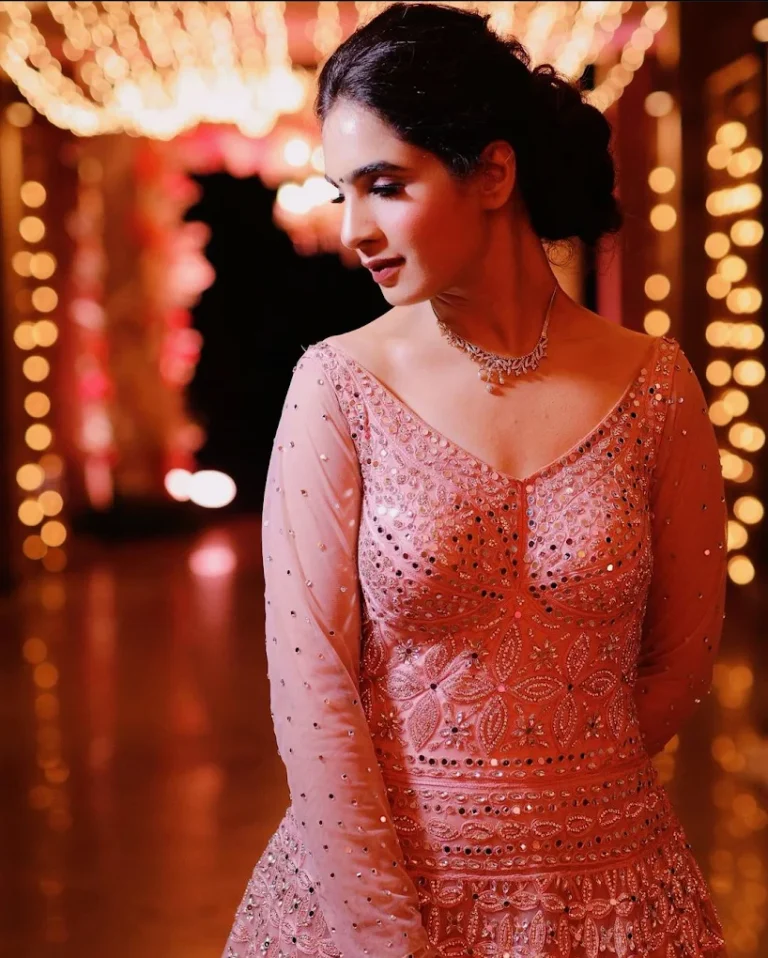 La Bella brush salon Faridabad makeup 768x958