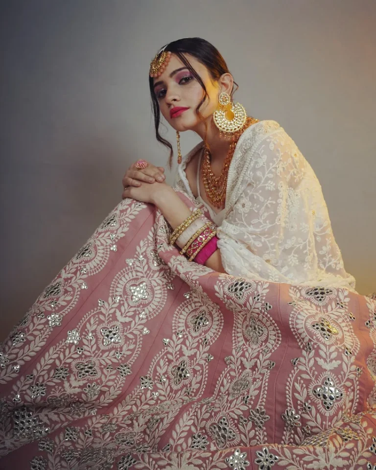 MG unisex salon Academy by Juhi Gandhi make uo 768x960