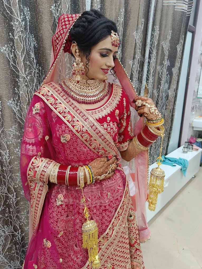 Mahi Beauty Parlour Fatehabad bridak make up