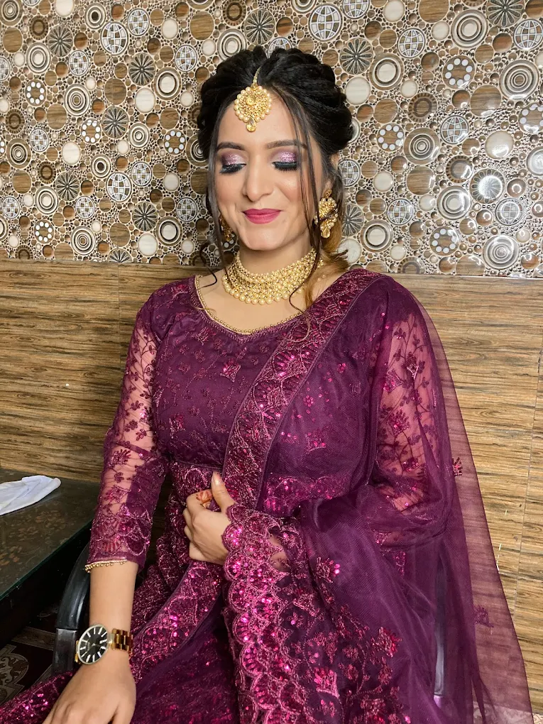 Pink Me Up Beauty And Bridal Lounge Pinjore makeup