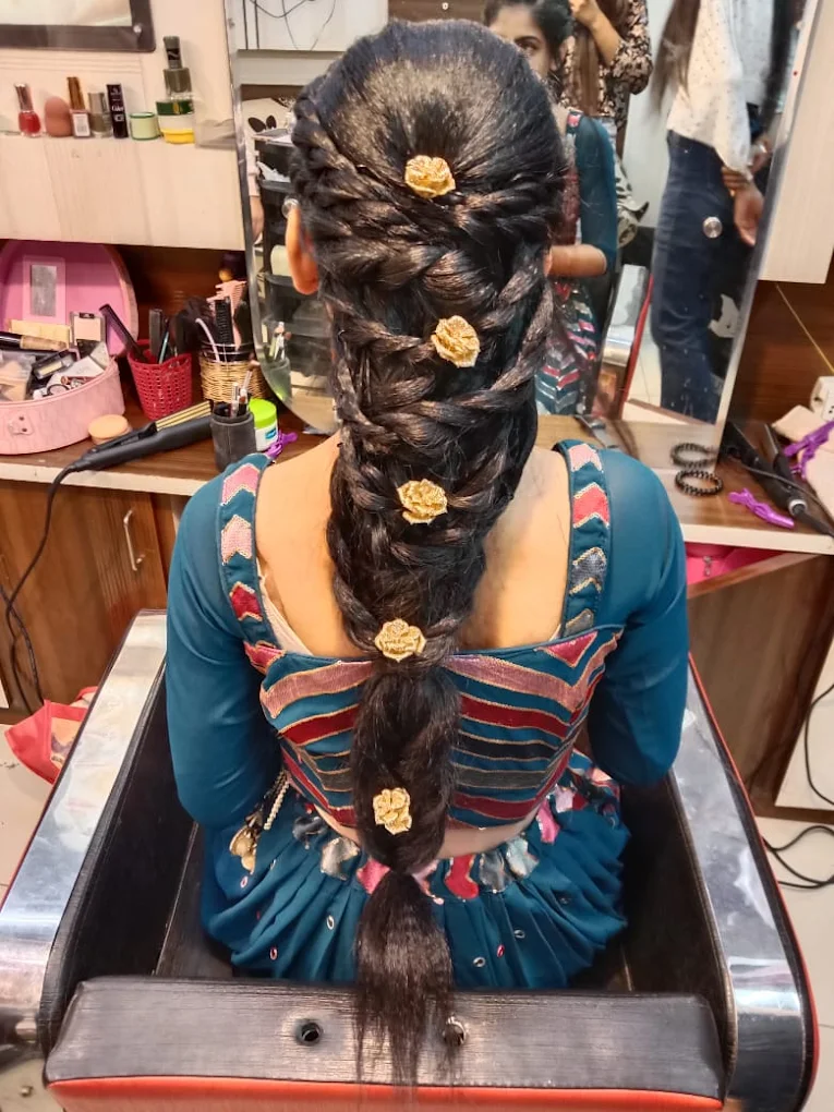 Punjabi beauty Parlour dabwali hairdo