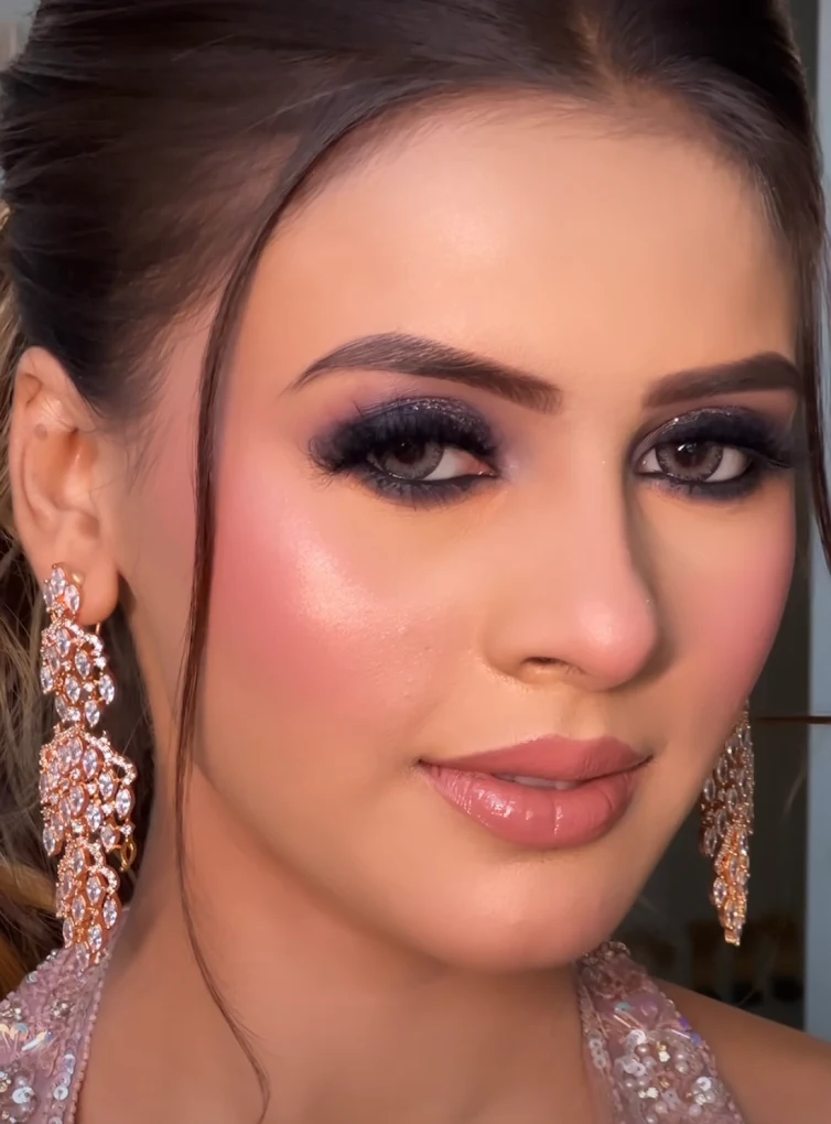 Real Glow Beauty Clinic faridabad make up