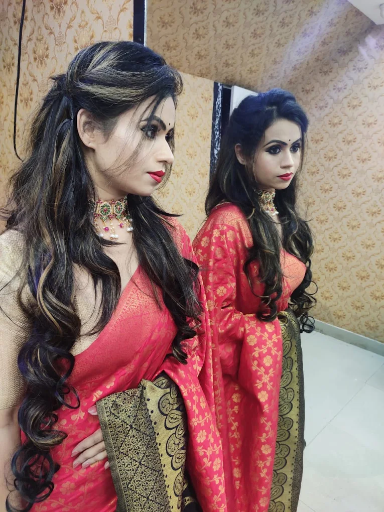 Revive Makeovers Salon Faridabad makeupp