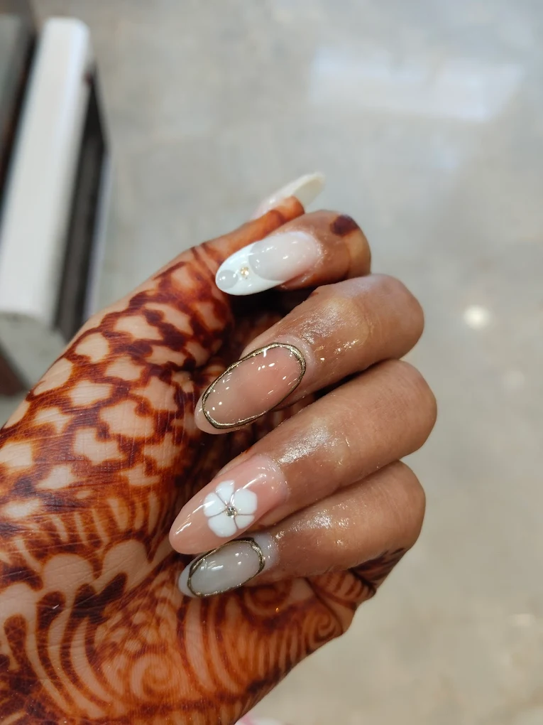 hair masters Luxury Salon yamunanagar nails