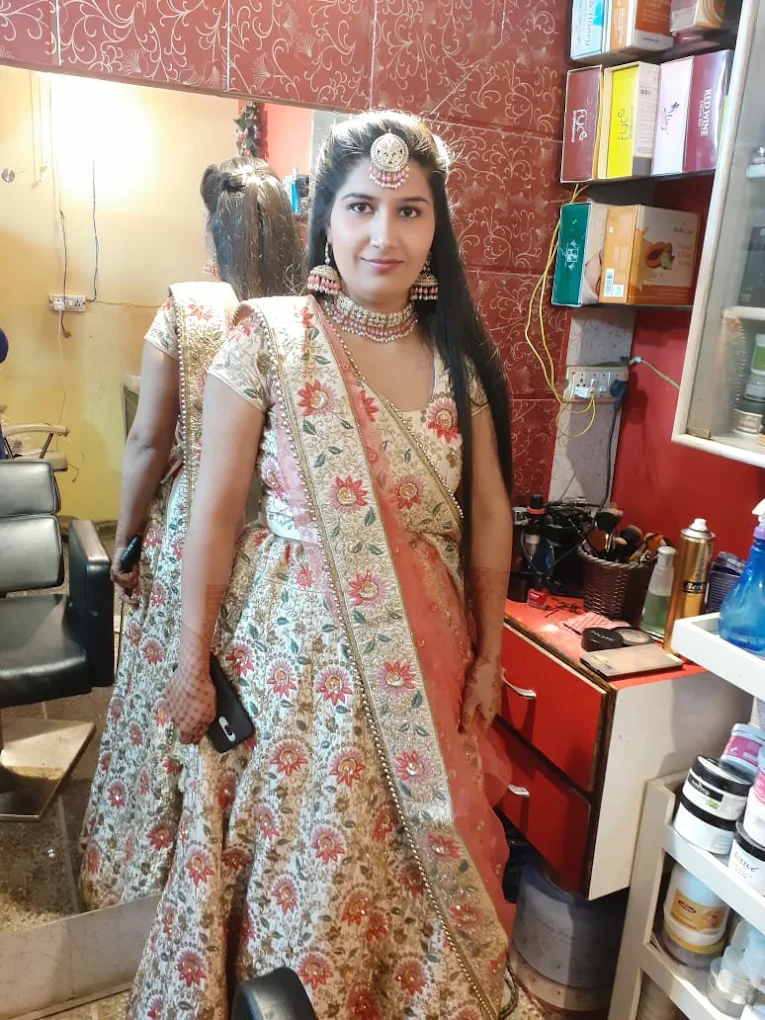 New Modern Beauty parlour Shahbad party makeup