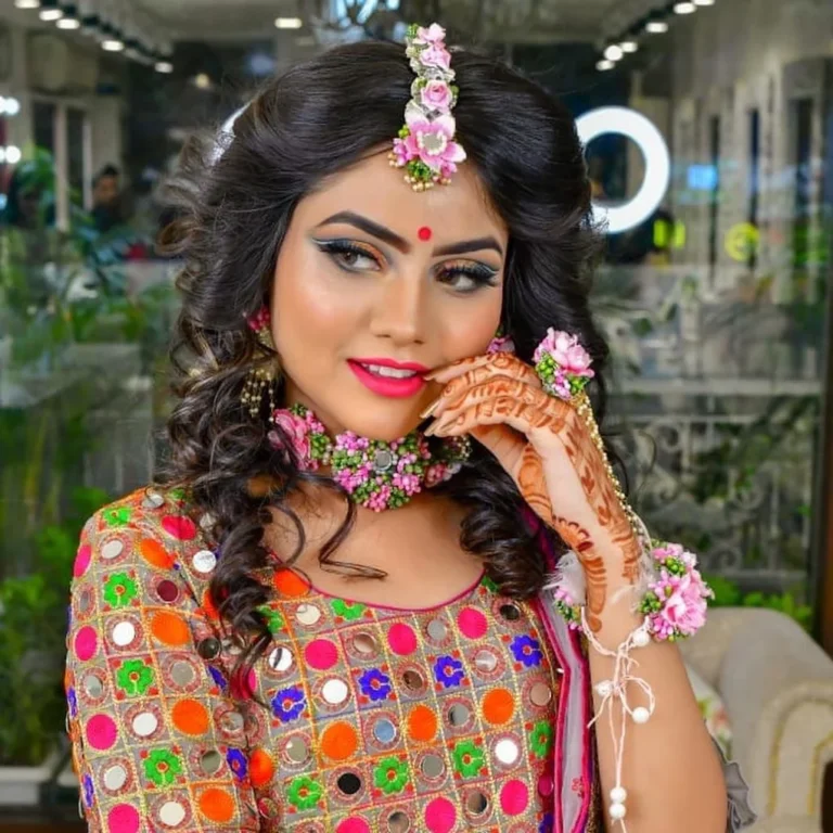 Rakhi Bajajs Modern Beauty Cut Salon Palwal makeup 768x768