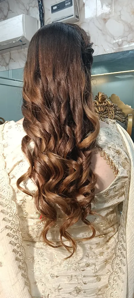 Ritu Khullar beauty welness center makeup academy Palwal hair